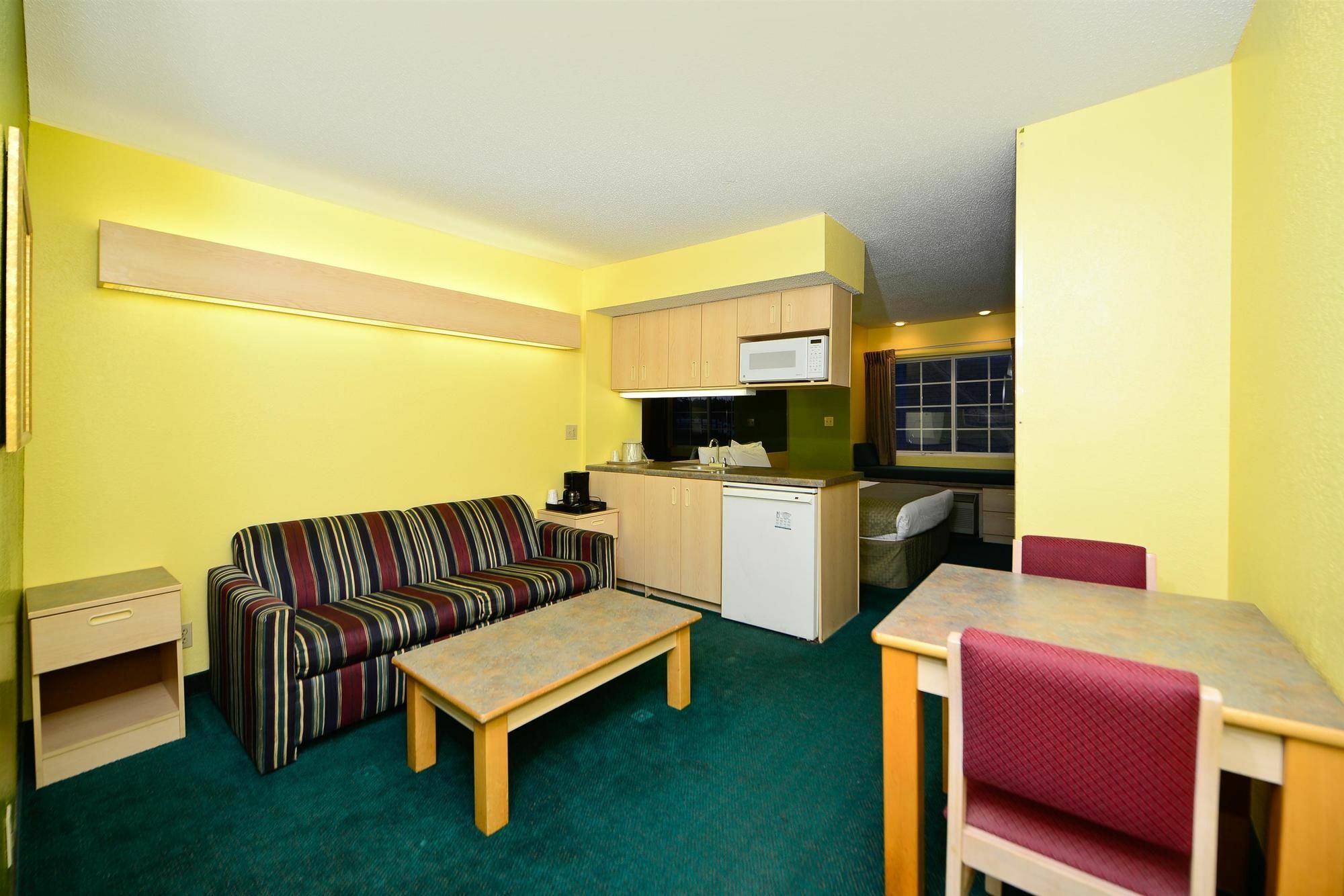Americas Best Value Inn & Suites Jackson, Tn Exterior foto